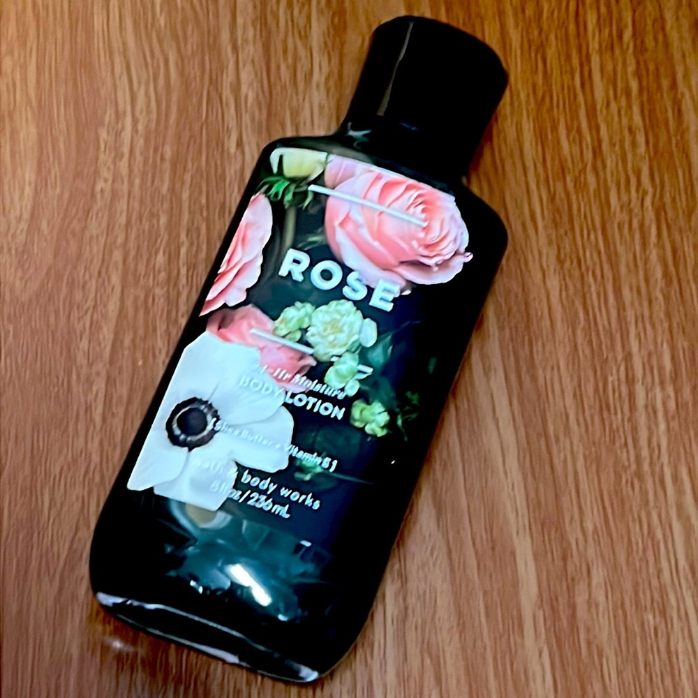 NEW- NWT- Rose Body Lotion 8 oz. - Bath & Body Works